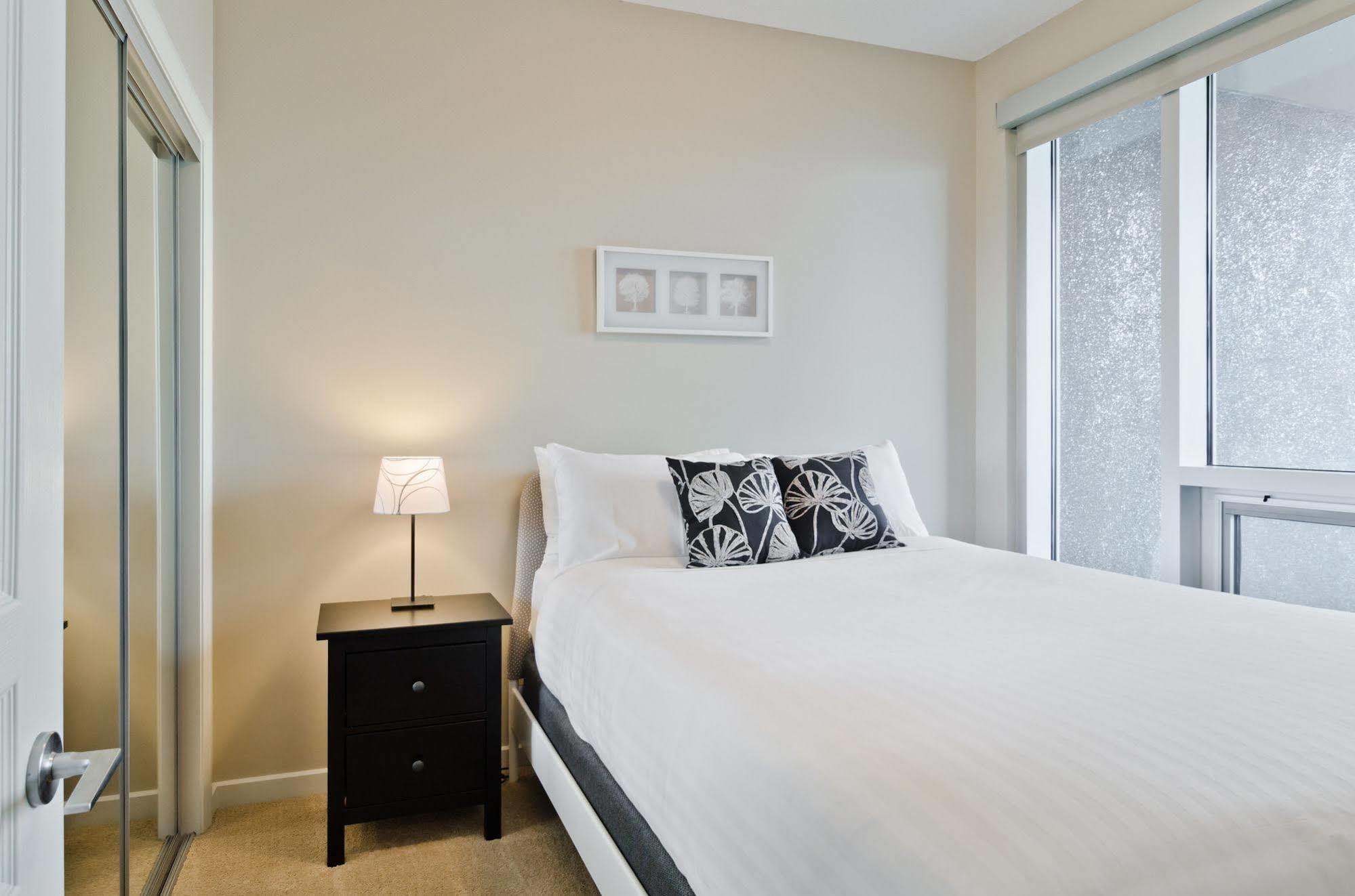 Executive Suites By Roseman - Alura Calgary Ngoại thất bức ảnh