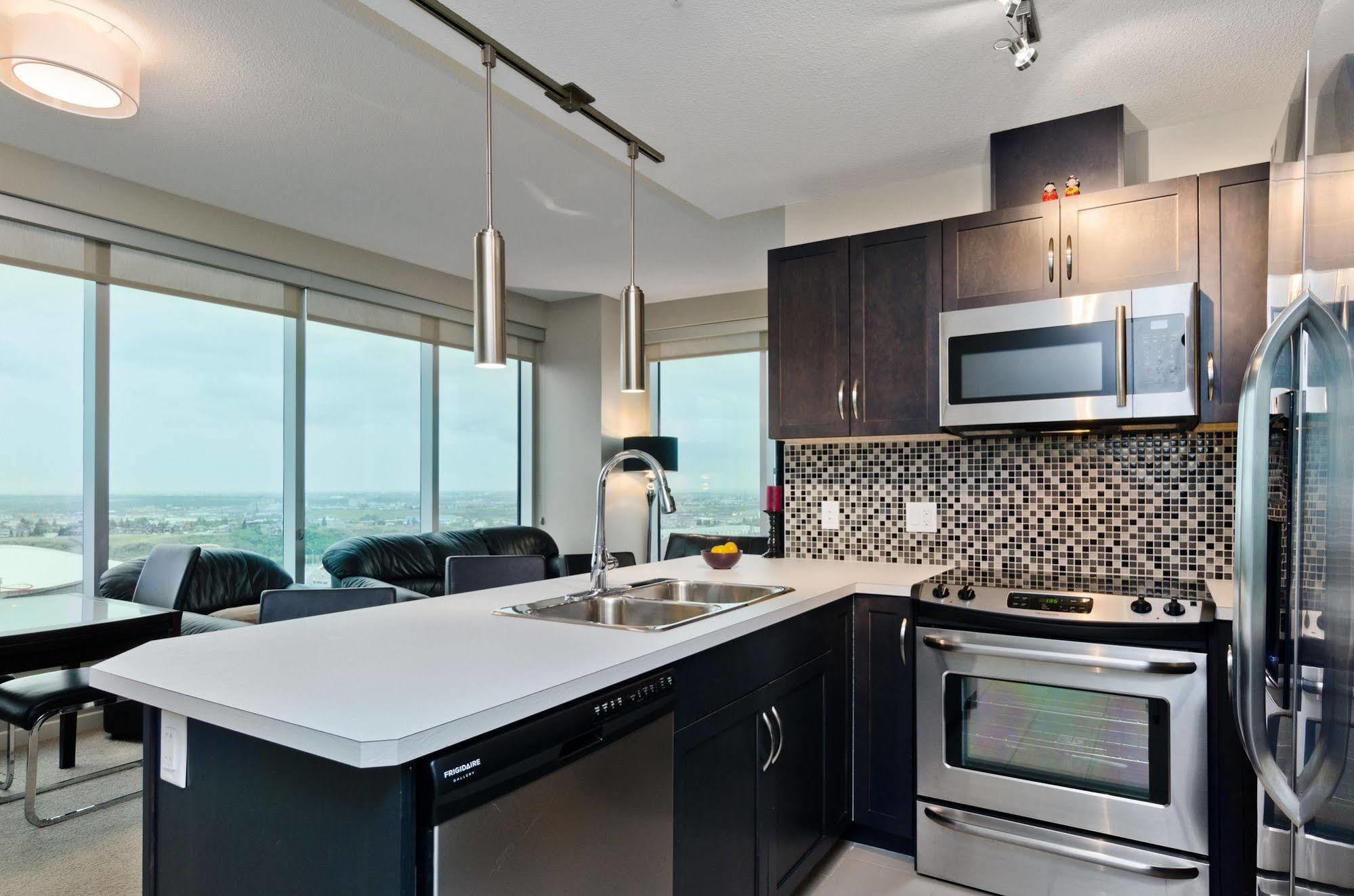 Executive Suites By Roseman - Alura Calgary Ngoại thất bức ảnh